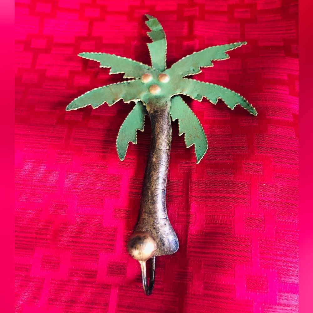 Palm Tree Tin Decorative Hook - Picture 1 of 3